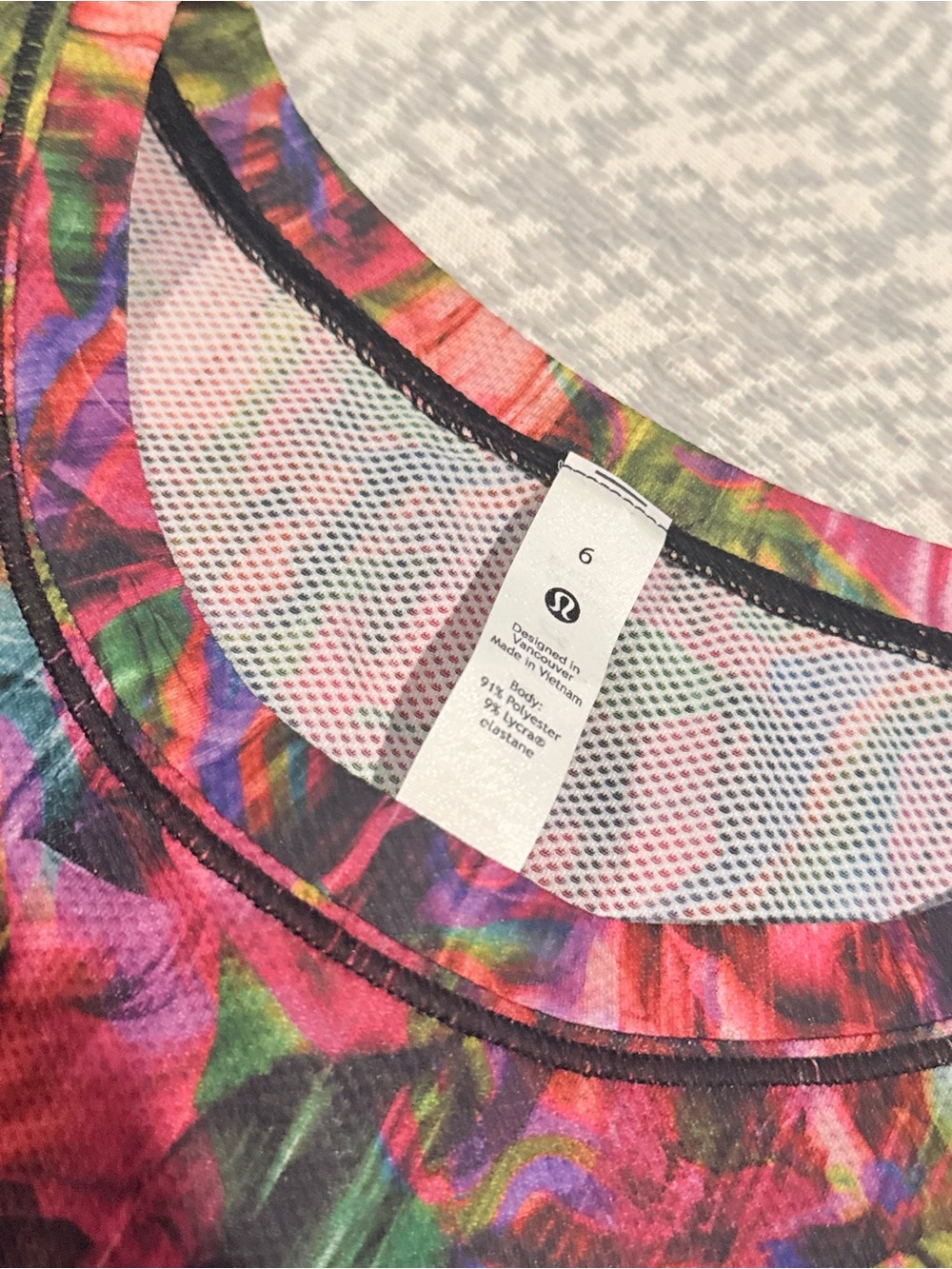 Lululemon /// Women’s High Neck Running and Training T-Shirt - Hyper Flow Multi - Picture 10 of 11